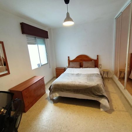 Apartamento Cerca De La Caleta Кадис Екстериор снимка