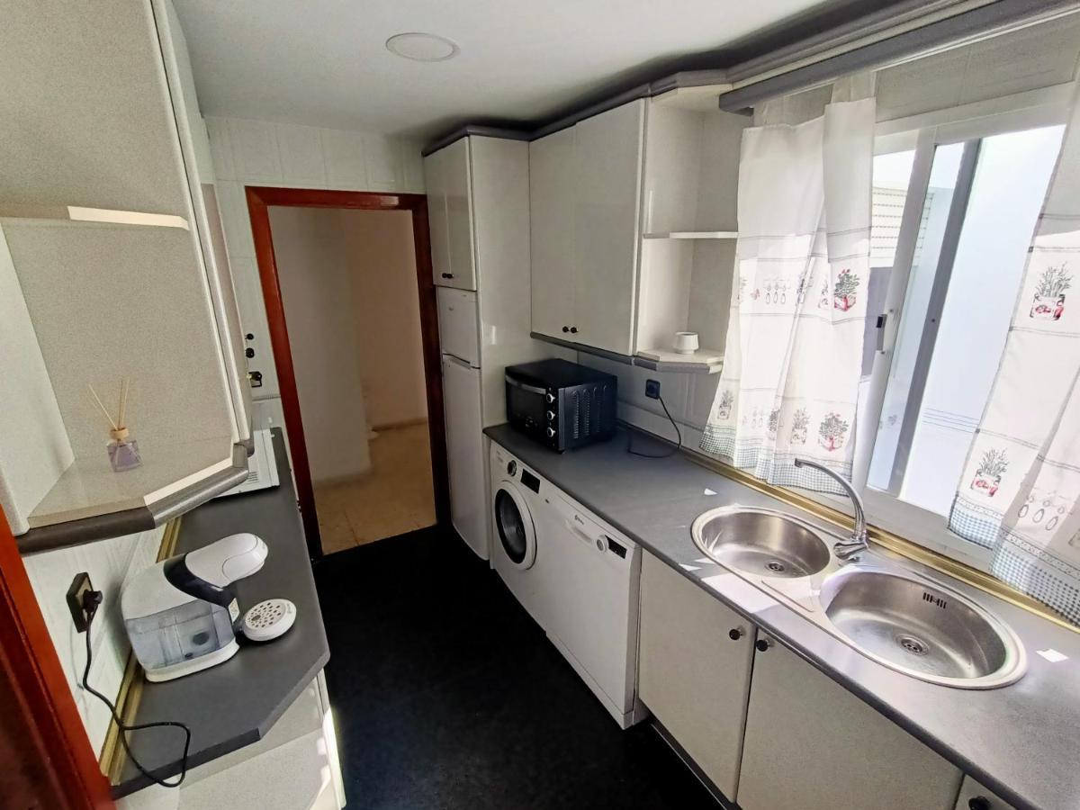 Apartamento Cerca De La Caleta Кадис Екстериор снимка